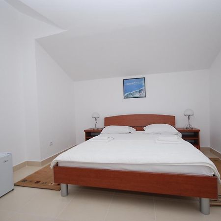 Hotel Pansion Anita Budva Exterior foto